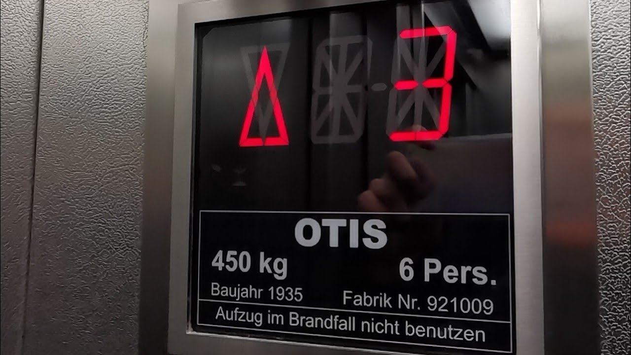 1935 OTIS Aufzug (mod. durch OTIS) im Krügerhaus in Dortmund.