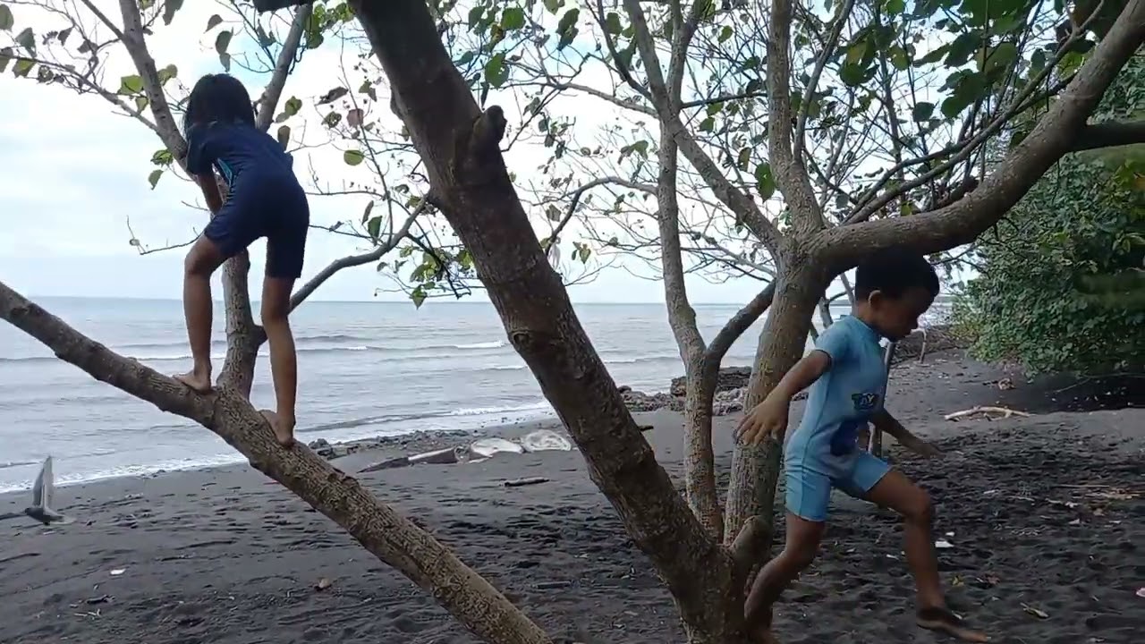 Pantai Cacalan Beach. Pantai Banyuwangi.The Sun rise of Java.Banyuwangi Tourism. Wonderful Indonesia