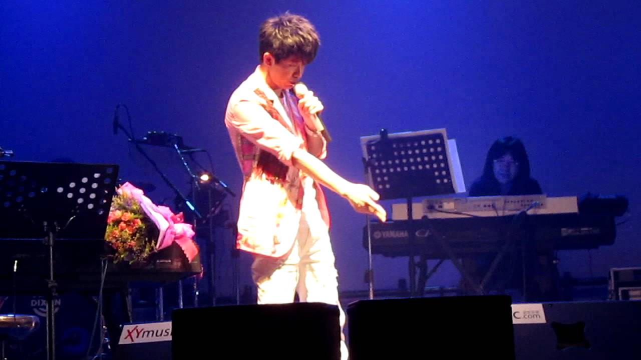特別嘉賓小high才藝show@台北Legacy光良不會下雨七夕情人節音樂會 (6 Aug 2011)