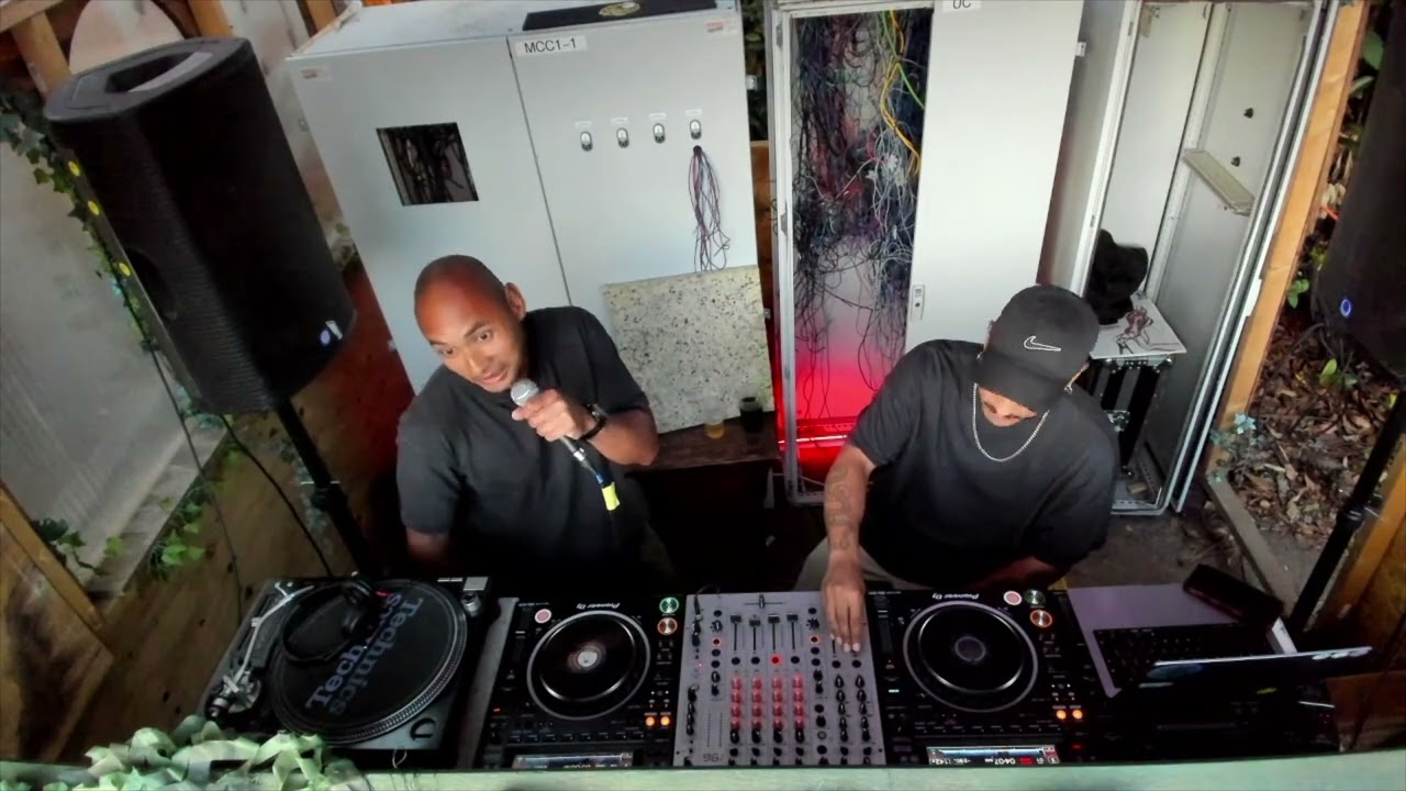 Brutuzz - Orphic Radio: Delano Legito & Lobster Invites
