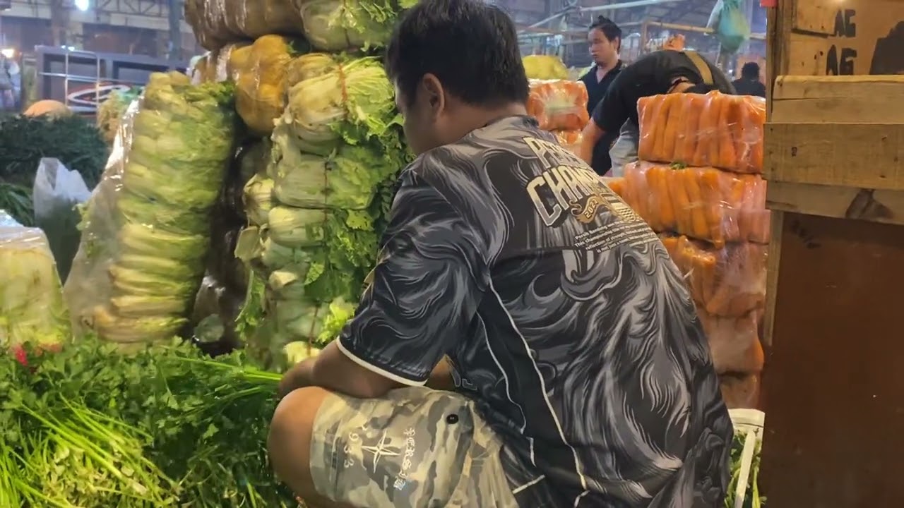 VIRAL HARGA DAUN SELEDRI MEROKET-PEDAGANG PASAR PUN GALAU 