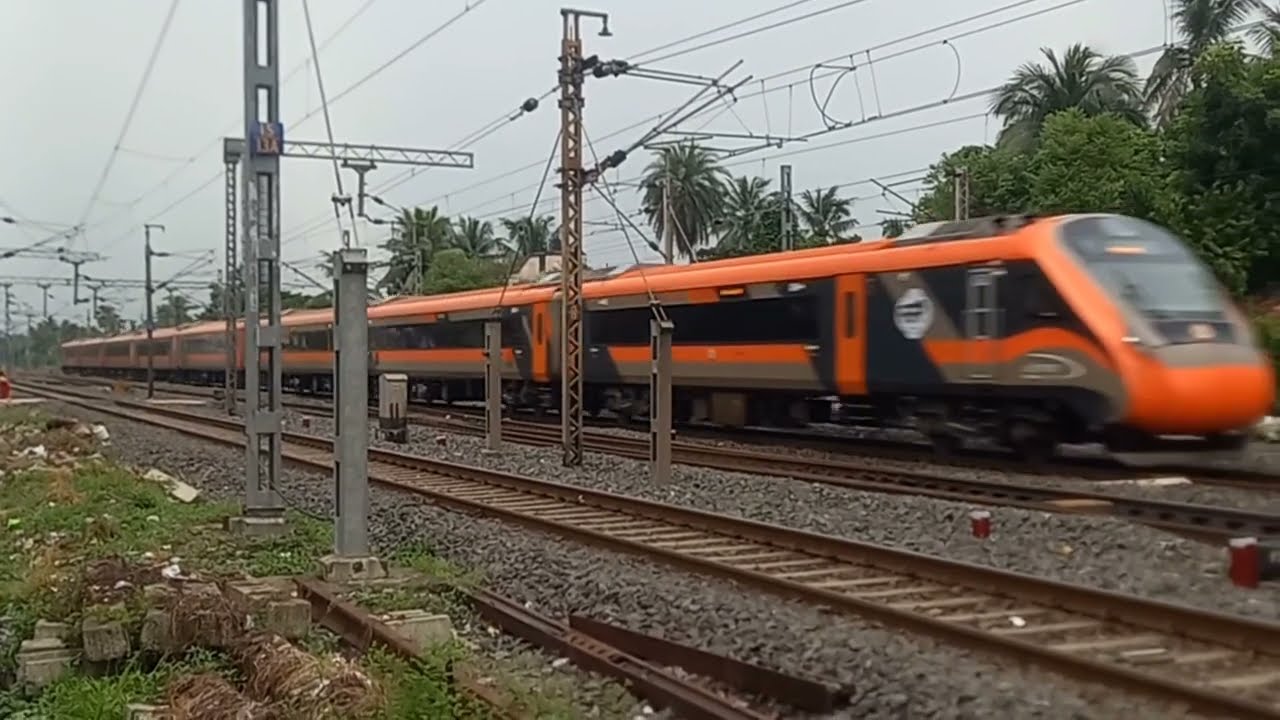 All in One 8 coach Vande Bharat from Howrah Jn. #indianrailways