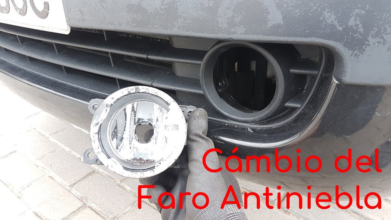 Cómo Cambiar el Faro Antinieblas Delantero Renault Megane 2 How to replace fog light lamp bulb.