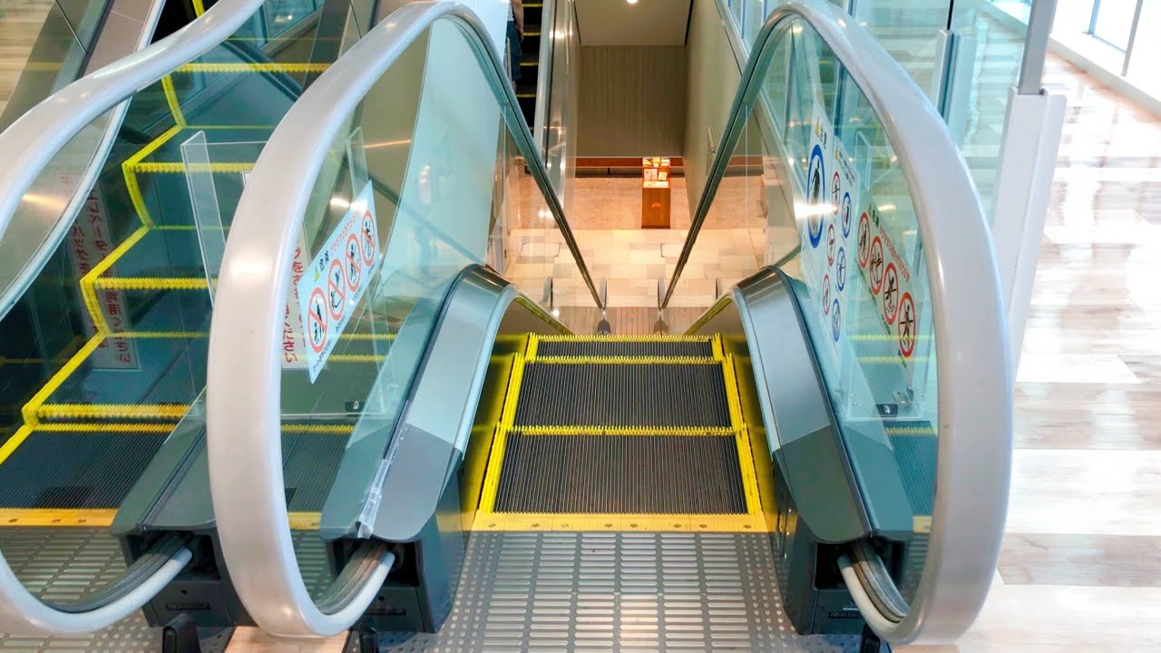 【エスカレーター 日立製】ラスカ熱海 駐車場側 降り 3→1階  HITACHI Escalator at Lusca Atami in Japan