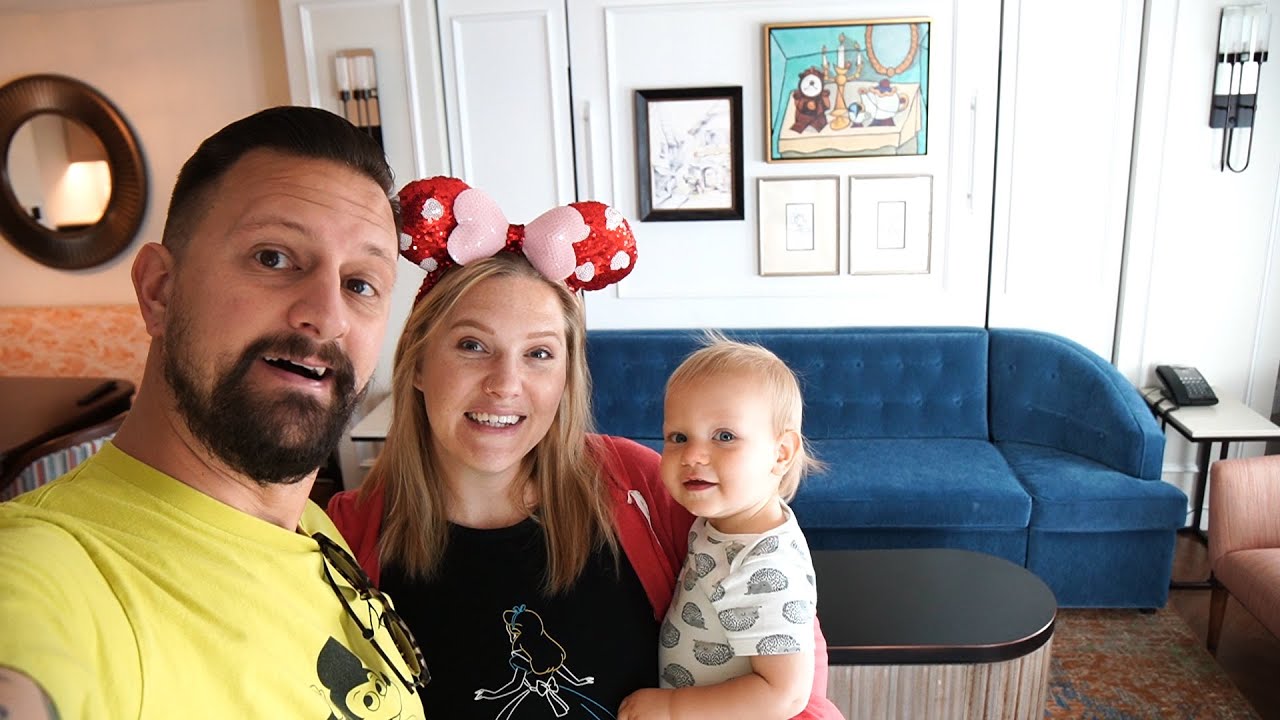 Our Disney Staycation Check Out Day! | Breakfast, Magic Kingdom & A Little Souvenir Haul!