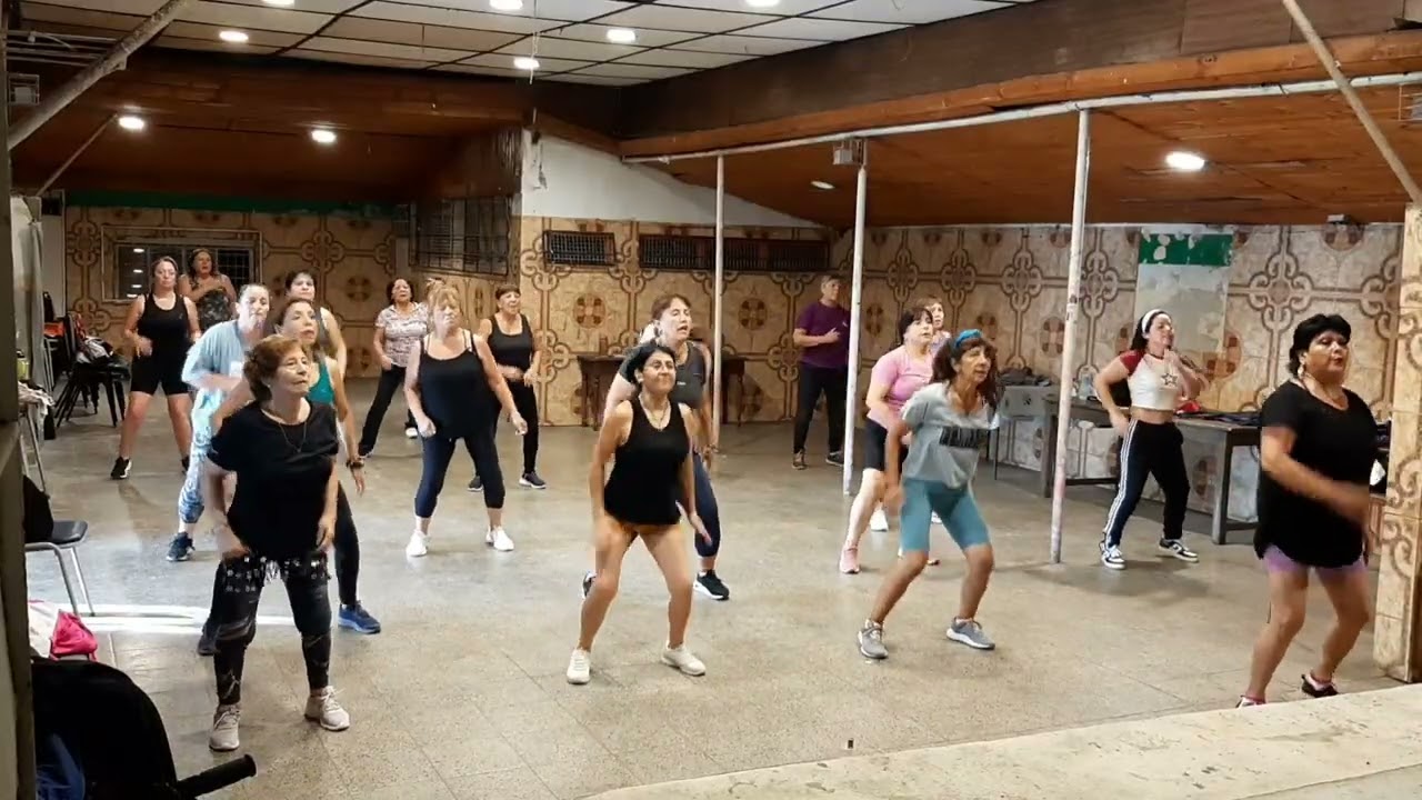 Baile entretenido 10 Miercoles 4 de enero 2026 profesora Angela Sierra club los 120 lo Espej