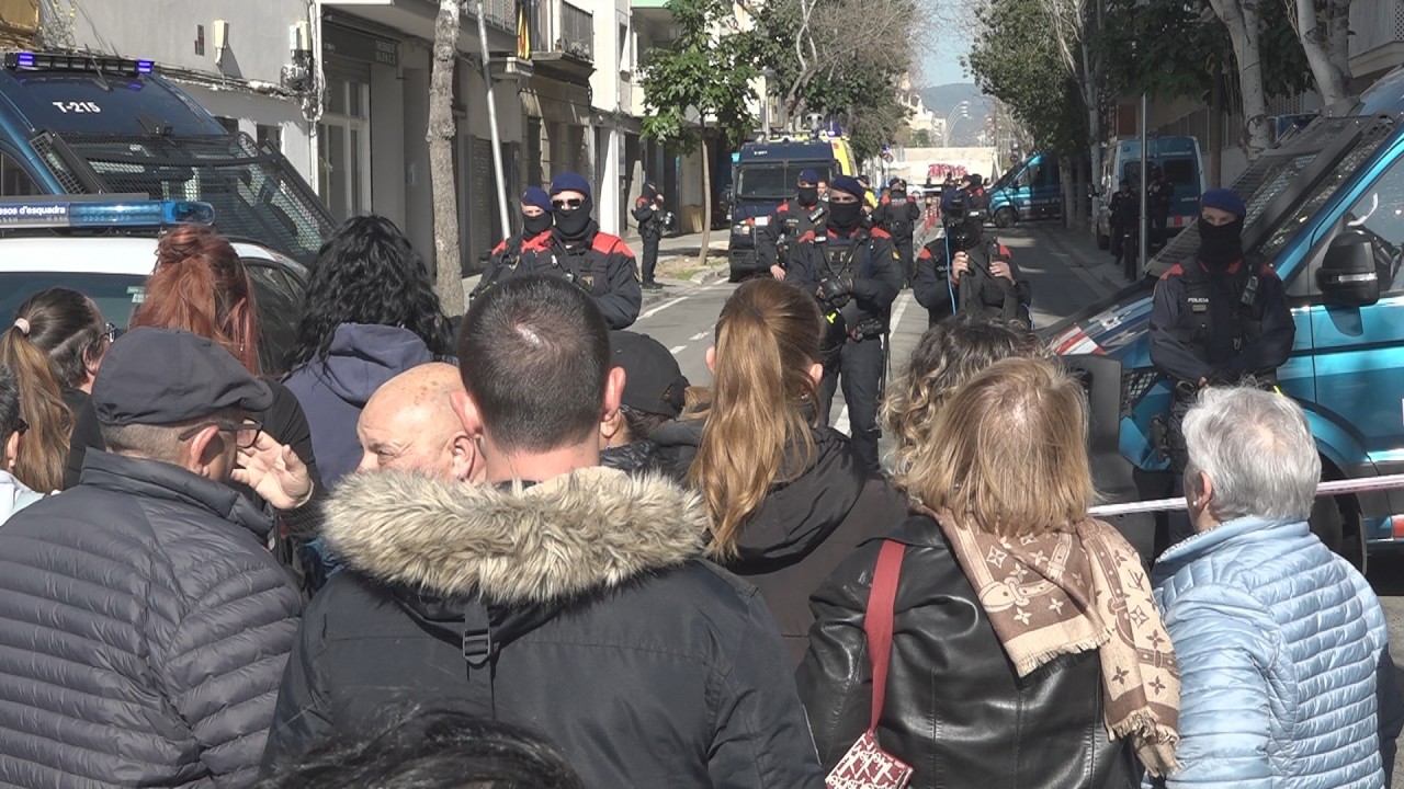 Ajornen dos mesos el desnonament d’una veïna de 89 anys a Vilanova