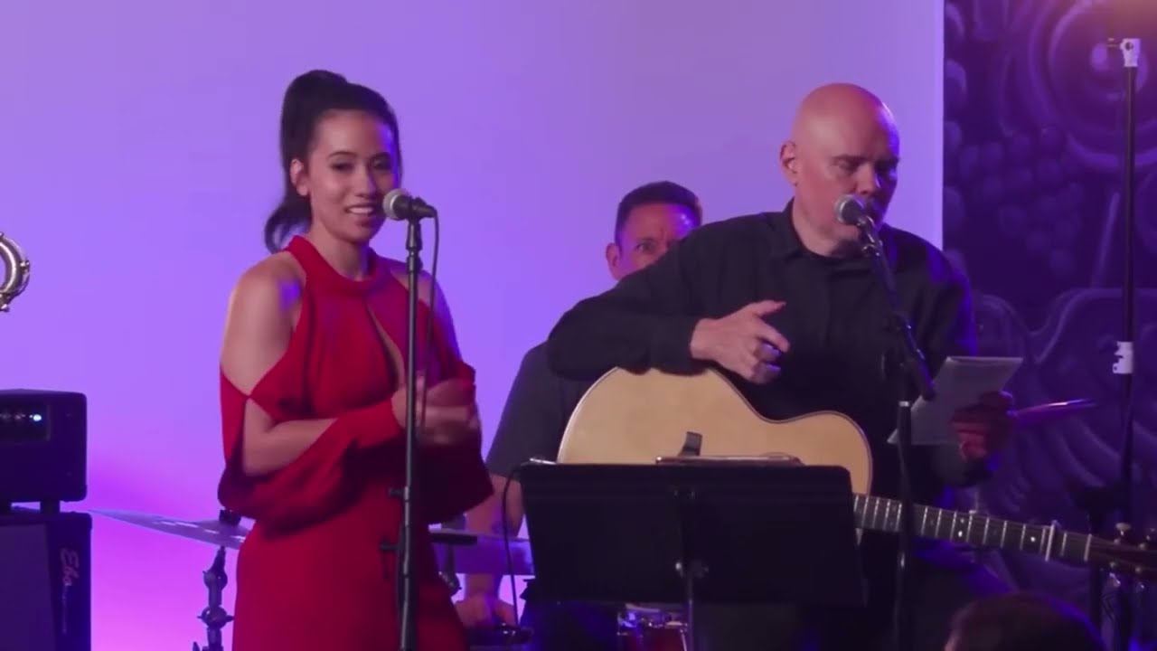 Billy Corgan & Chloe Mendel - With A Little Help From My Friends (Beatles) [Highland Park Benefit]