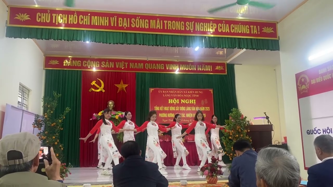 Phố xuân (clb ngọc tỉnh)