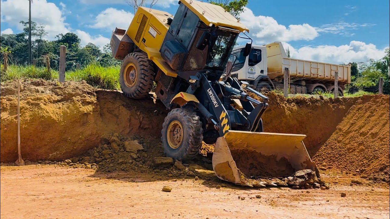 PÁ CARREGADEIRA,MOTONIVELADORA CATERPILLAR E CAMINHÕES CAÇAMBAS‼️#trabalho #caminhão #obra