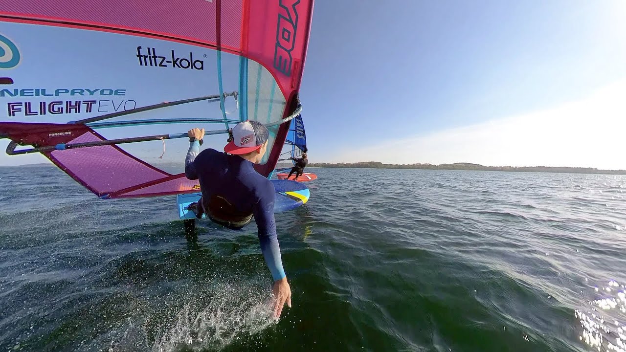 Lighwind Windfoiling in 7-10knots | ONBOARD