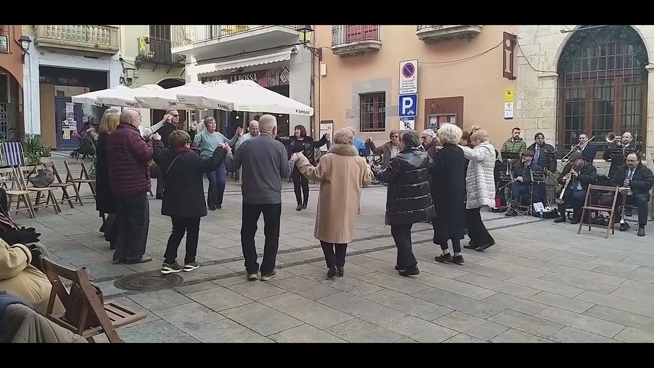 Cobla Orquestra Selvatana. Sardana Colla Dansa Eterna