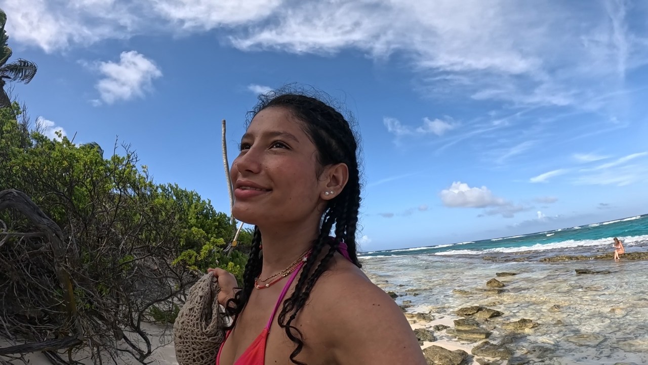 Colombiana sola y sin plan en San Andres parte 1/3