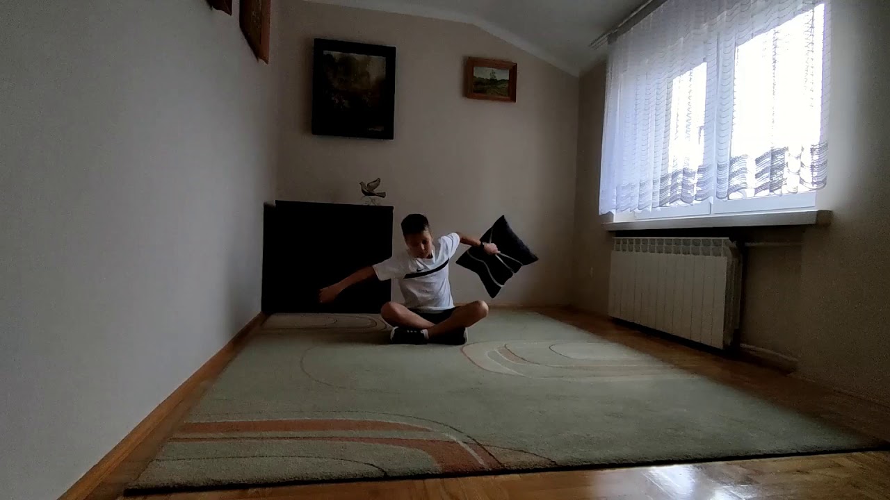 Ćwiczenia z przyborem nietypowym - poduszka