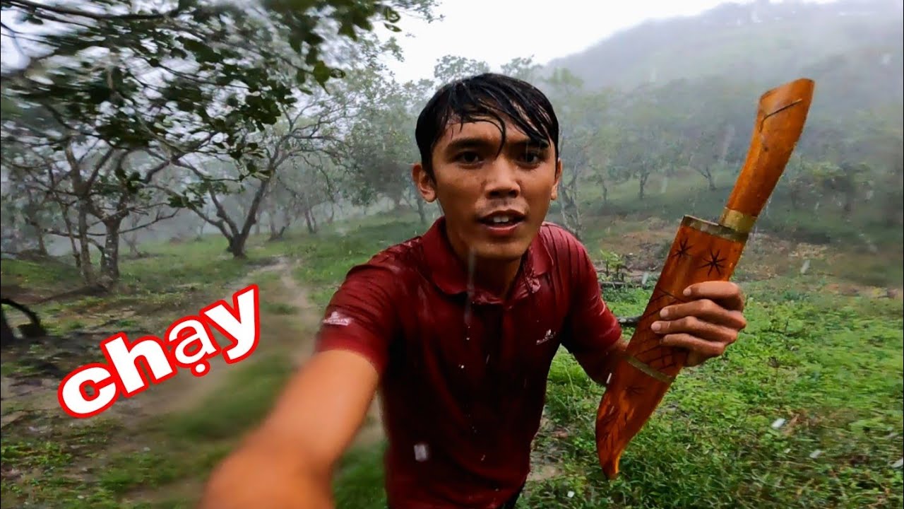 1 Ngày Cắm Trại Sinh Hoạt Trong Mưa Bão Trên Đỉnh Núi Cao | Team Sang Vlog Nấu Ăn Trên Núi