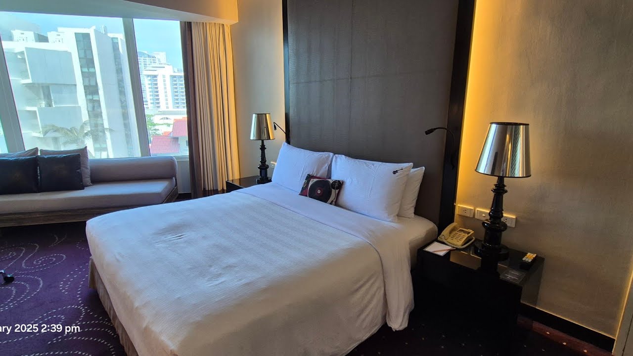 tour of the hard rock hotel ⭐️⭐️⭐️⭐️ in pattaya thailand from room to dinner breakfast