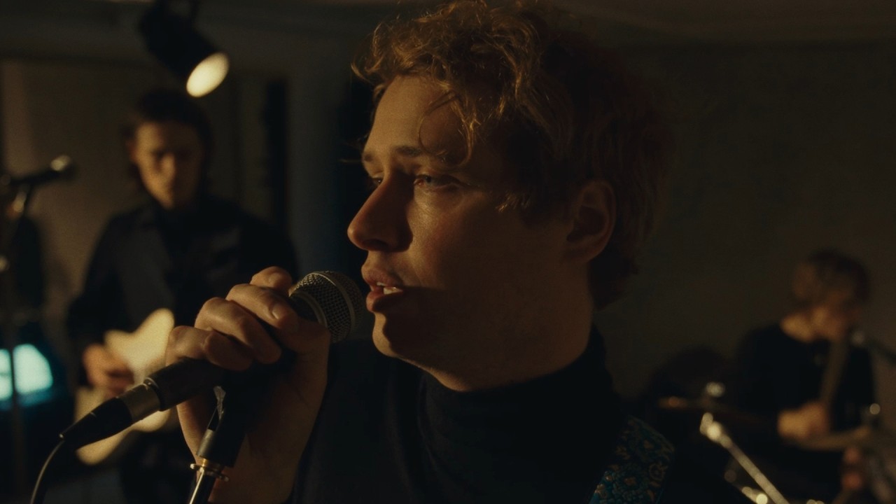 Filip Clements - Right Place Wrong Time (Official Music Video)