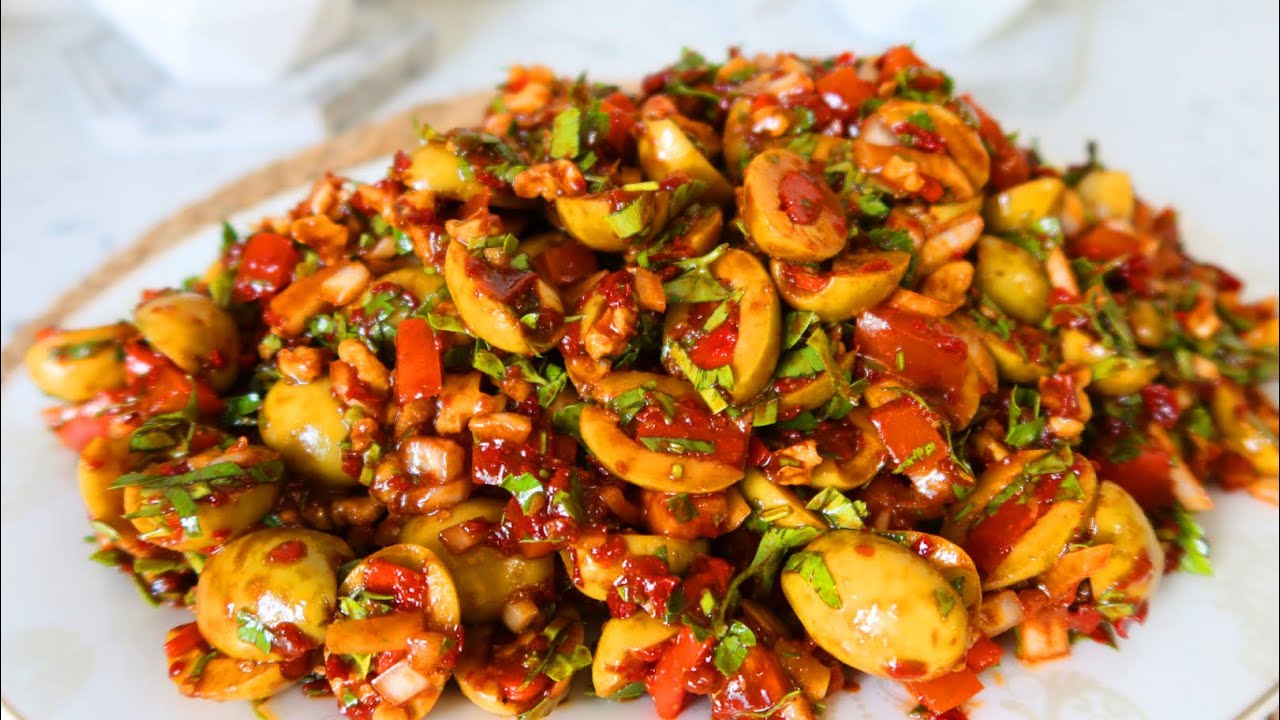 سلطة الزيتون بطريقة جديدة وفخامة بالمذاق من الاخر ادمااااان 😋
