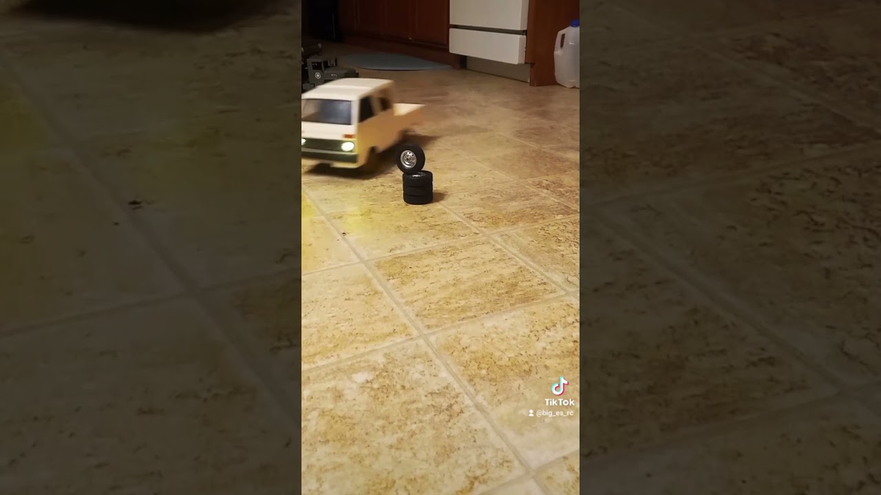 Wpl d32 drifting around tires