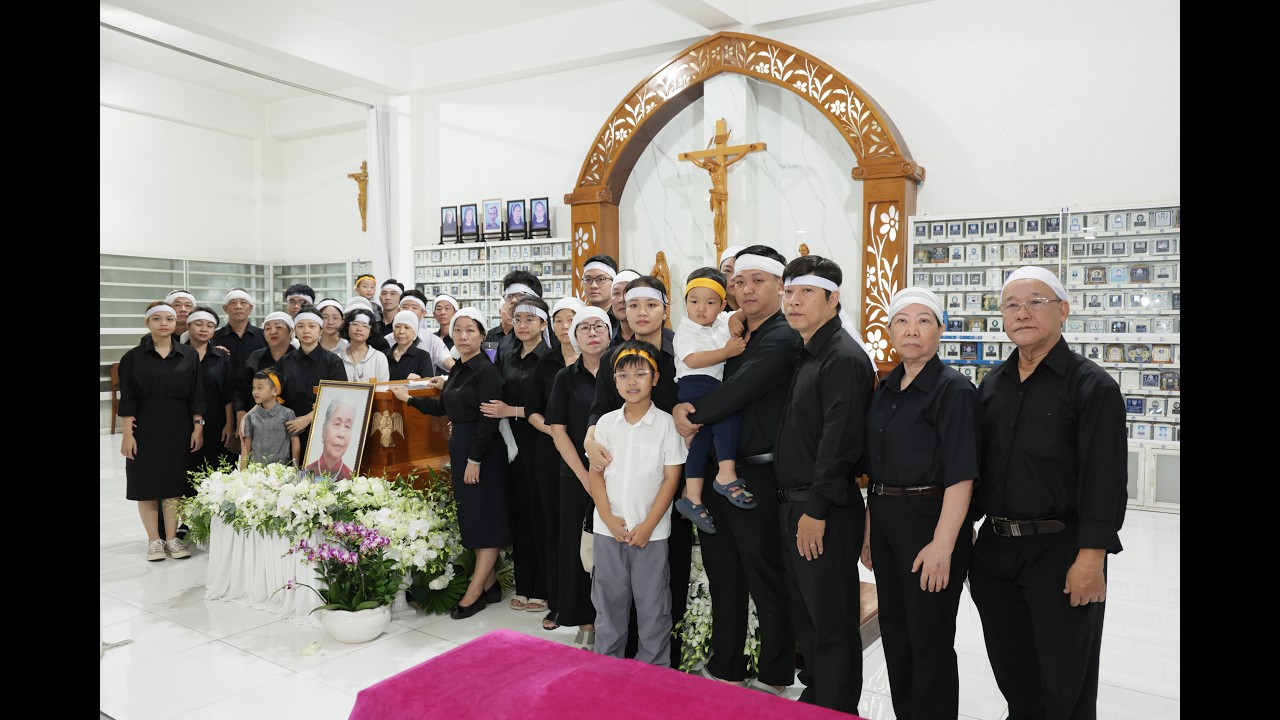 Lễ an táng bà cố Maria