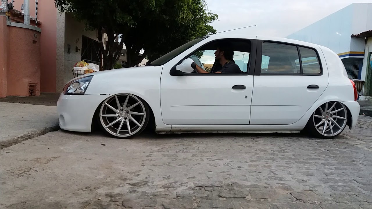 Clio com Suspensão a ar. Aro 17.