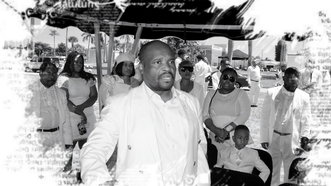 Pastor Louines Auguste Venez Au Cimetière Pour Terminer La Cérémonie Funéraire