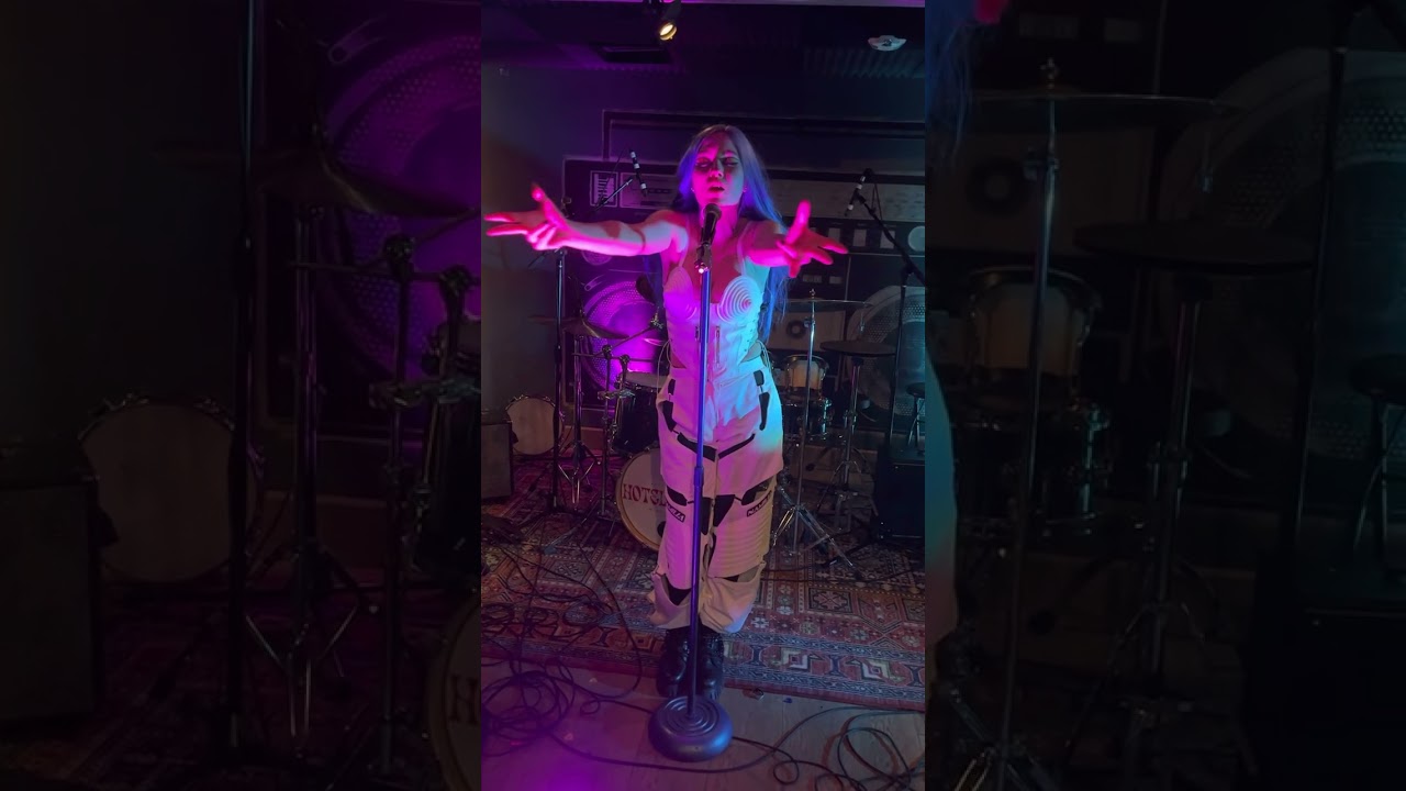 EMM “Dirty” + “Adderall” - LIVE in Los Angeles