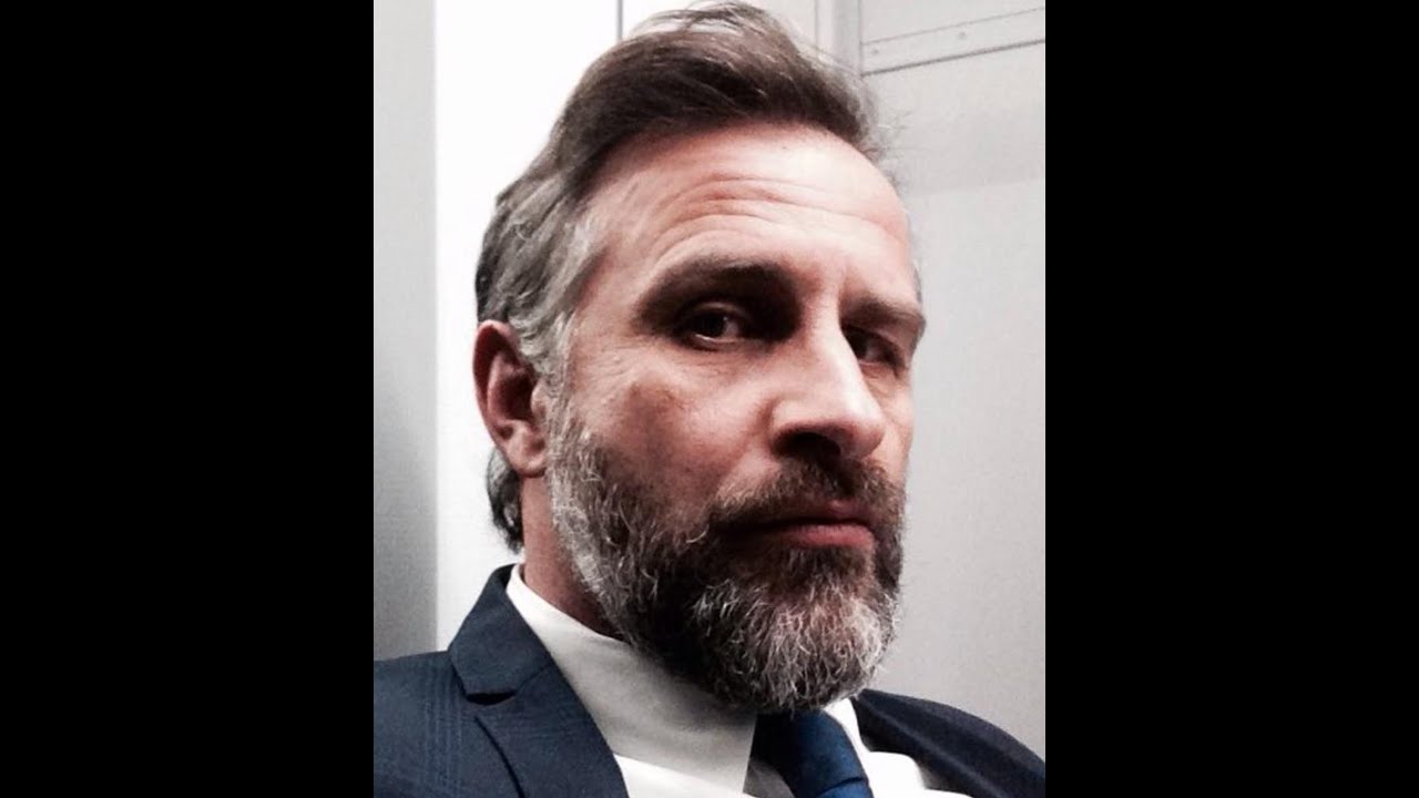 Dr. Bj&ouml;rn Freiberg Schauspieler und Wirtschaftsjurist Dozent Autor im Gespr&auml;ch mit Tahuti