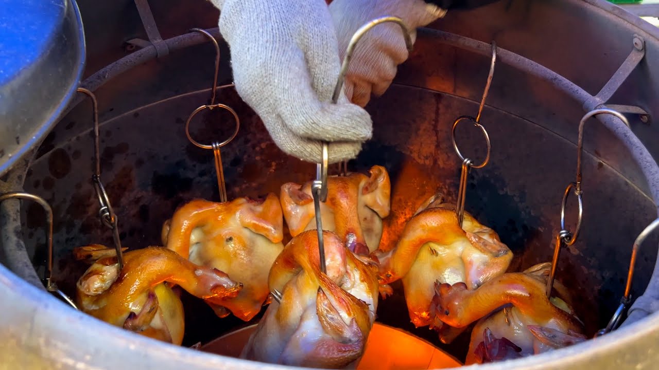 1,000 Chicken Sold Out In a Day!! / 驚人的烤雞過程！日售1000多隻雞 - Taiwanese Street Food