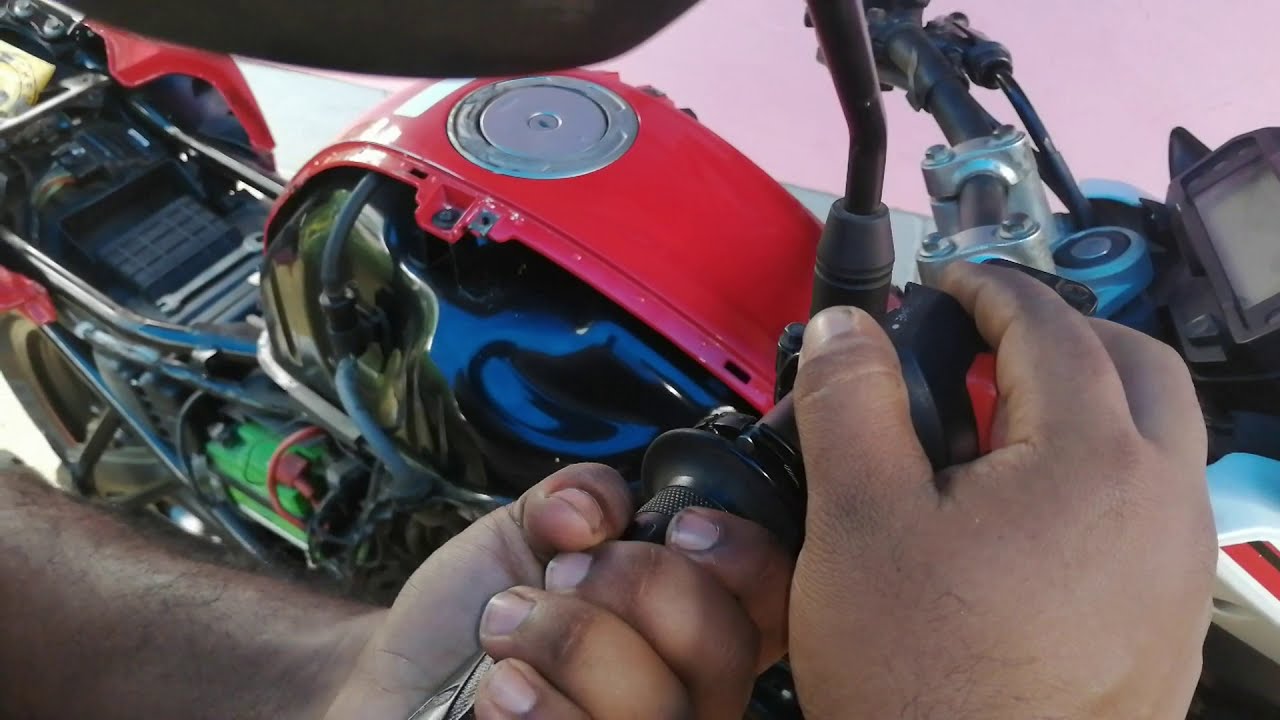 Throttle Cable Replacement in Yamaha FZ-S V2.0.