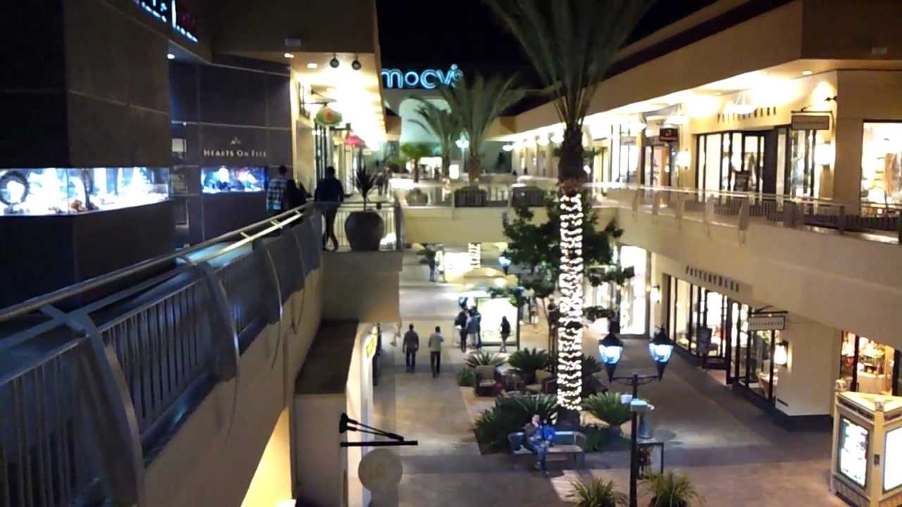 Fashion Valley Mall - Christmas Season