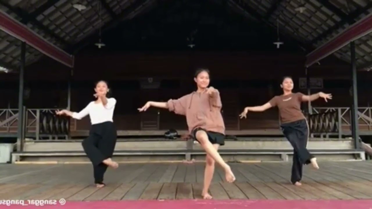 Tari Flying High | Tari Dayak | Kalimantan | Mix Tarian