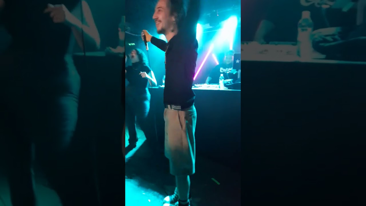 Kxllswxtch Vacant live (feat. girl From crowd) Warsaw 31.10.2023