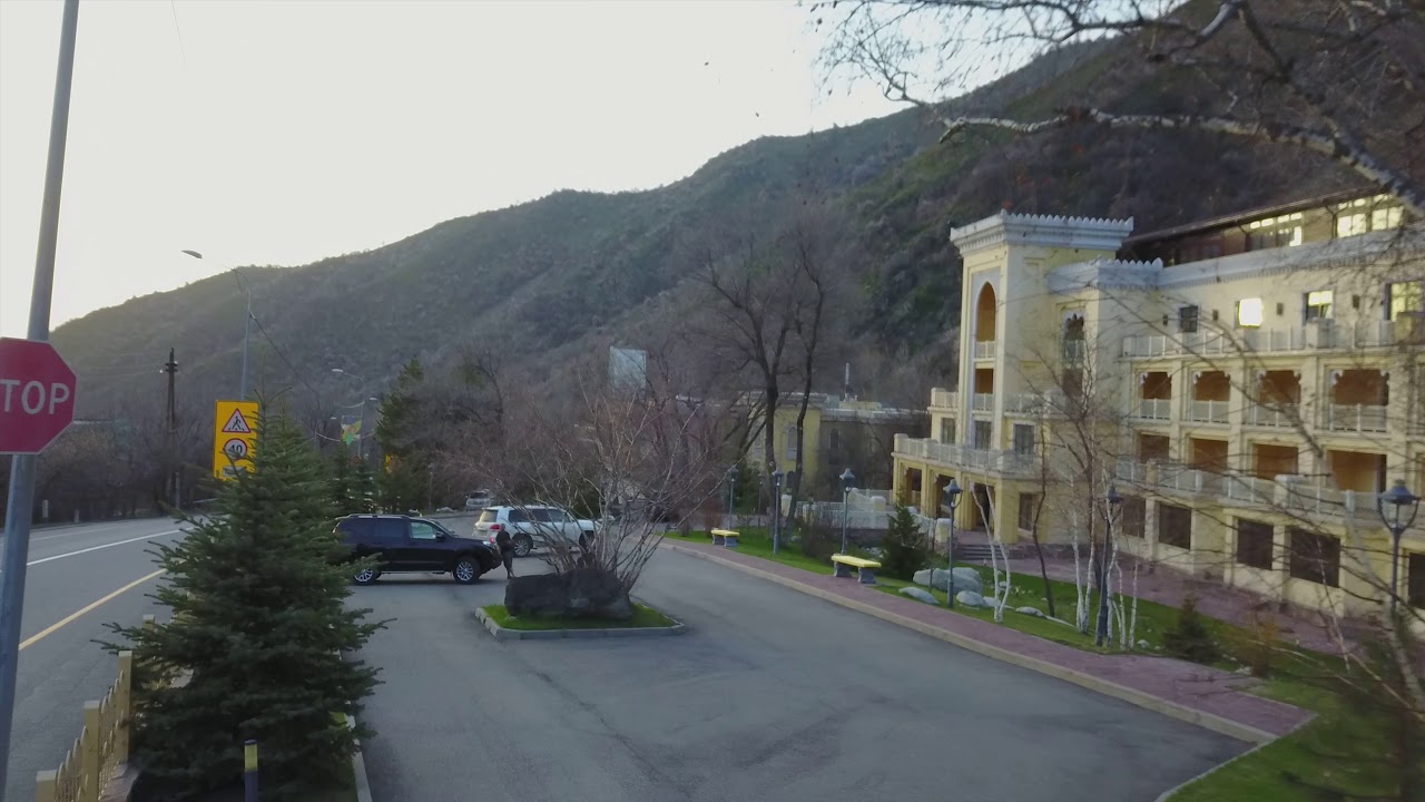 Manual Boom Barrier Stops Mavic Pro in its Tracks