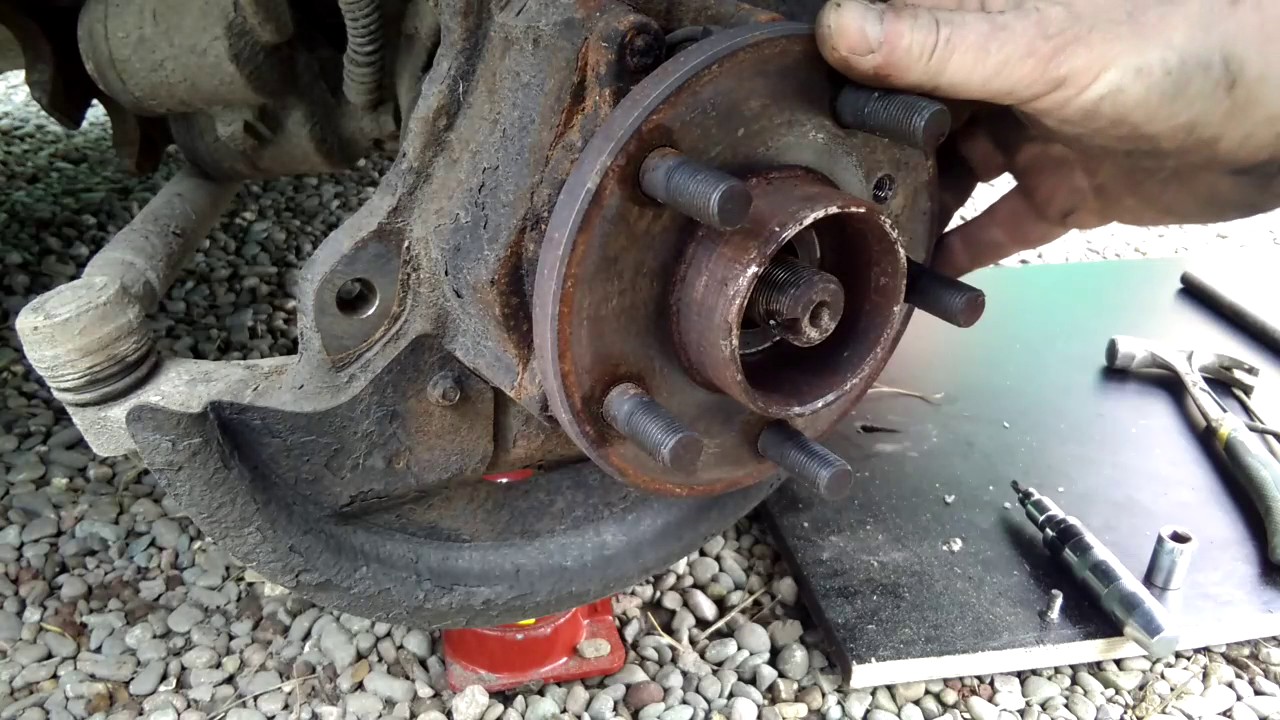 Land Rover Discovery 2 TD5 and V8 - Hub Bearing, Brake Discs & Pads Replacement - Part One