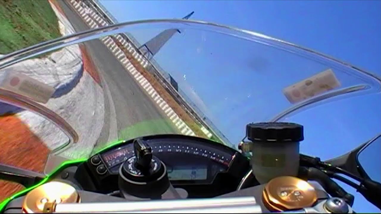 Superbikes | Kawasaki ZX-10R Ninja flying laps Cartagena and Almeria