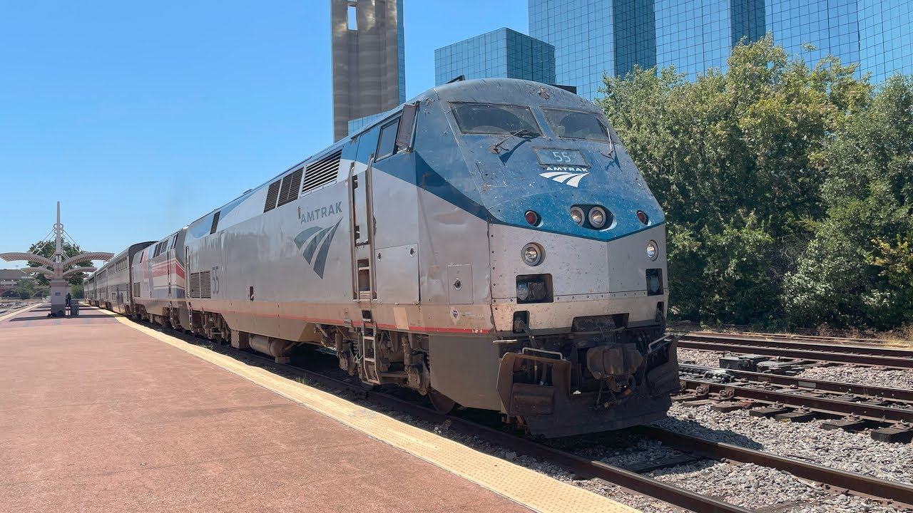 Pepsi Can - Amtrak Texas Eagle #21 (P42s 55 & 160) Departing EBJ Union Station