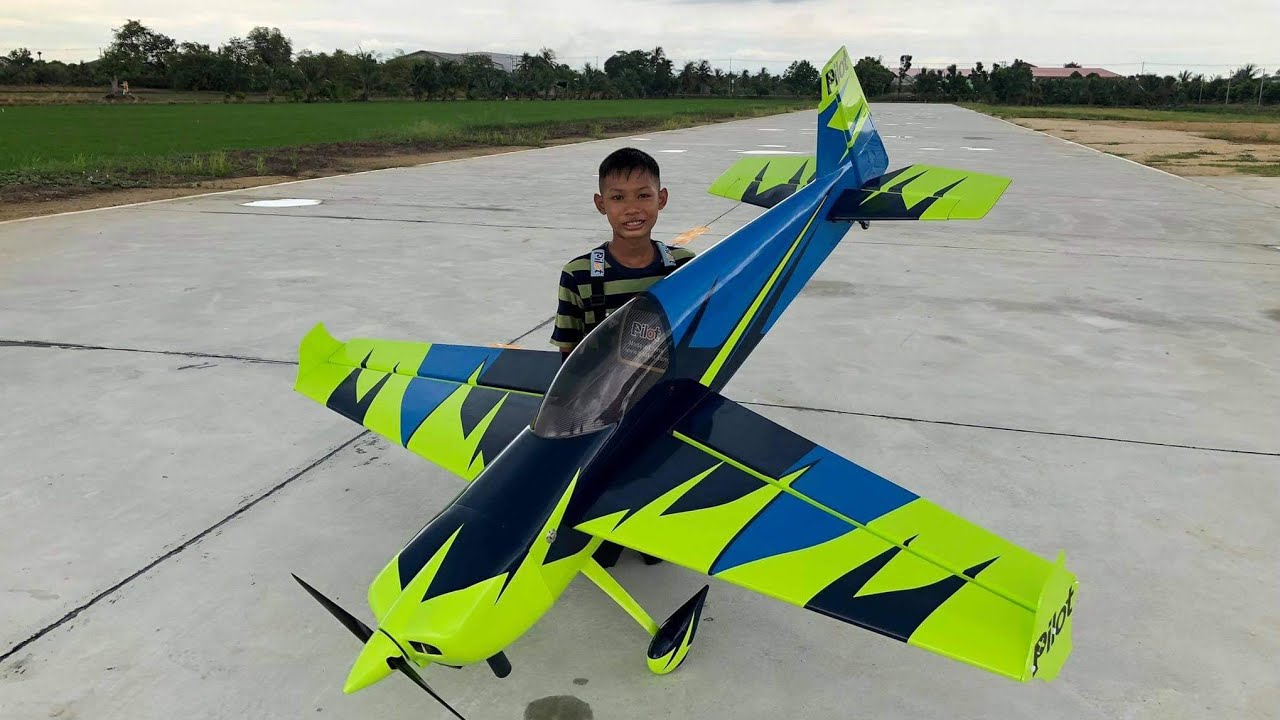 Unboxing & First flight Pilot-rc Slick 84