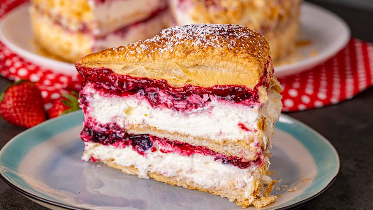 Tort zburlit cu fructe de pădure - Idei de rețete