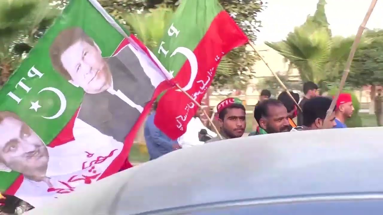 Pakistan's Imran Khan to resume protest after recovering from shooting