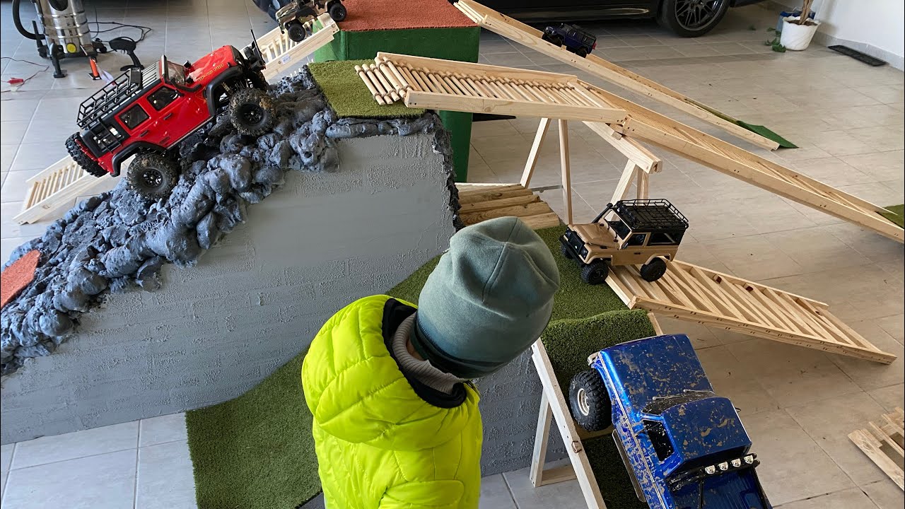 TEST: DF-4S Pro Crawler na indoor dráze