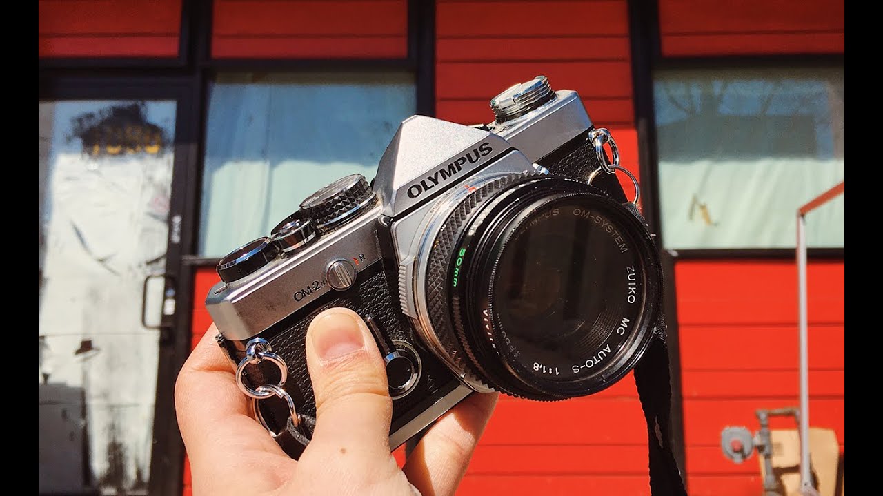 11 | Olympus OM-2 - Chill Walks Street Photography POV