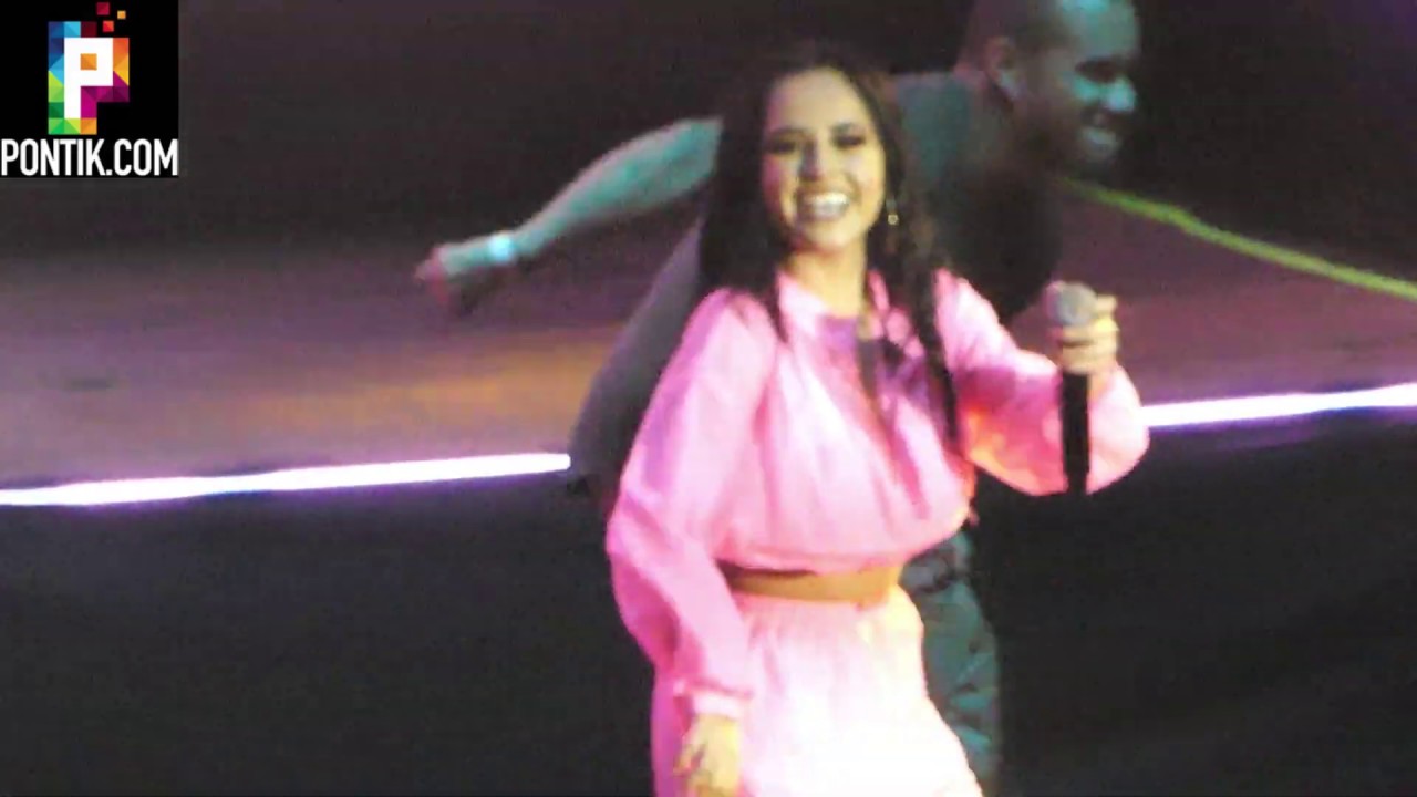 Zooted y Todo Cambió - Becky G Concierto en Vivo