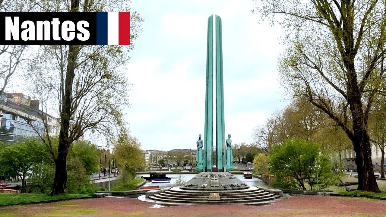 Discover Nantes, follow the green line! France
