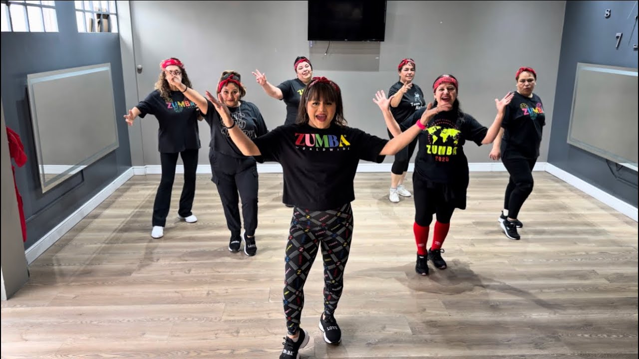 Sin llorar 😭 @sonoramermelada300 - cumbia - zumba #baile #dance #zumba #zumbafitness 