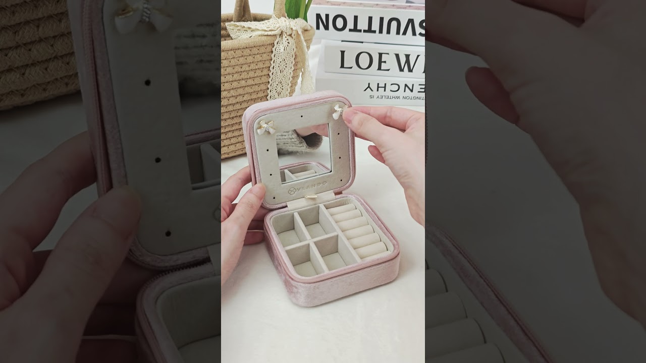 Vlando travel jewelry case. Choose your letters.