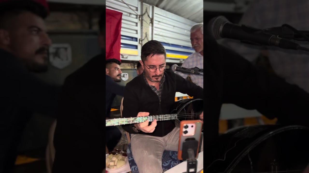 Selçuk Bıyık ( Bir yiğide iki güzel çokmudur. ) Rahmetli Taner olgun anısına. Söz&müzik Taner olgun.