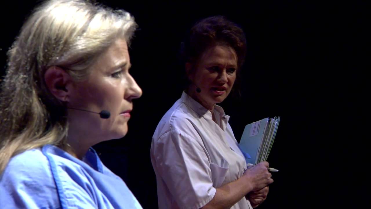 Replacement smokers: Pauline Dekker and Wanda de Kanter at TEDxNijmegen 2013