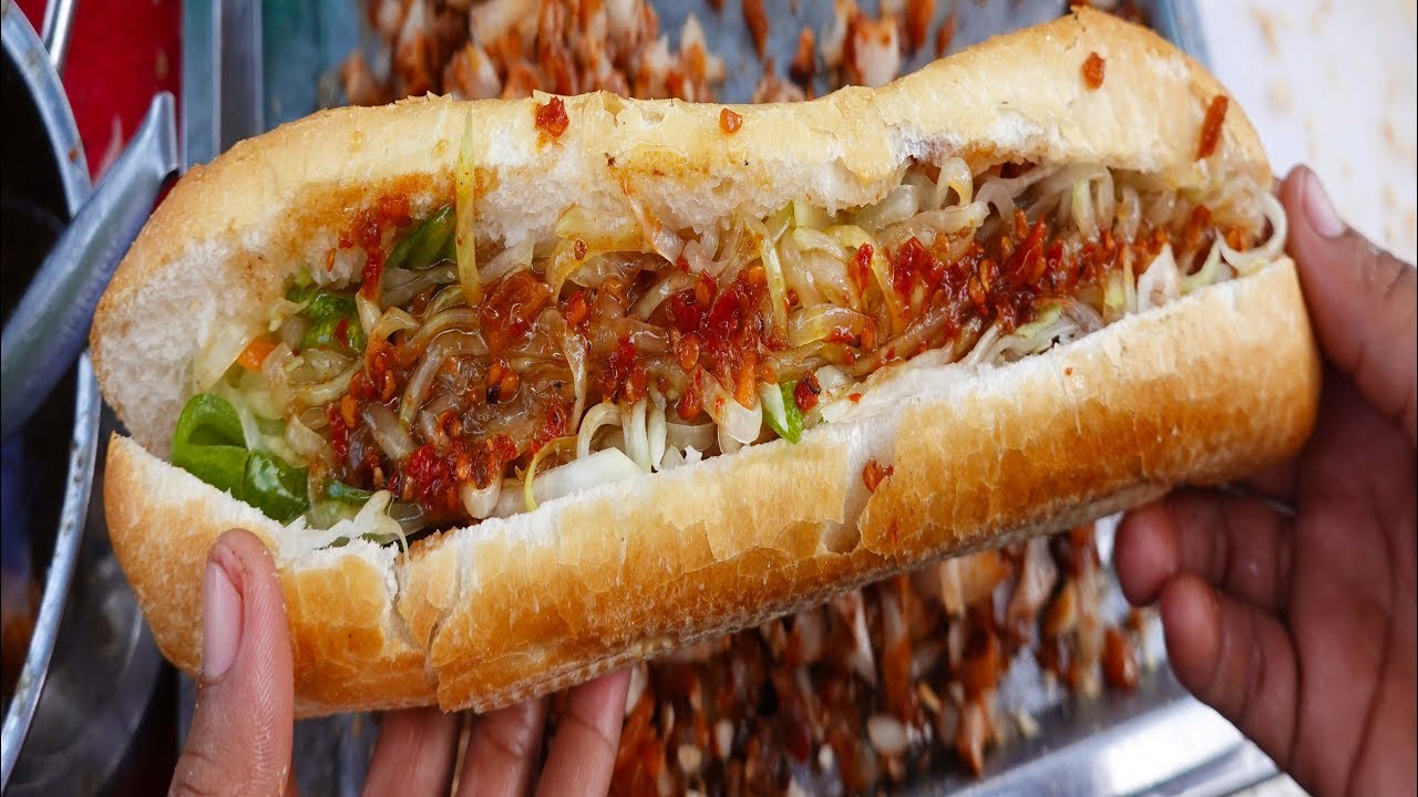 Amazing Street Bread Salesgirl, Trying Cambodian Styled Sandwiches, Khmer Street Food