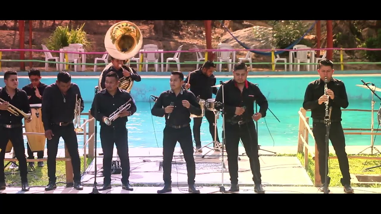 La Niña Del Teléfono EN VIVO - La Misteriosa Banda San Juan Bautista ( Gigantes De La Costa )